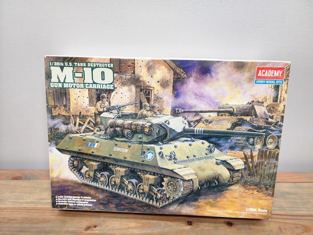 Academy M10 Gun Motor Carriage 1/35 Scale Tank Destroyer Model Kit 1393